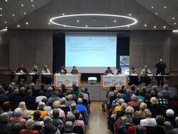 La présidente déclare l'AG ouverte